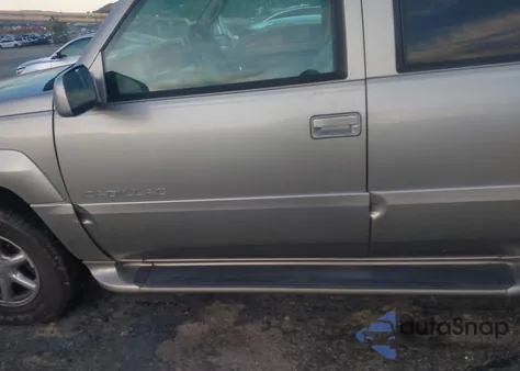 2000 Cadillac Escalade Standard from USA, damaged, VIN 1GYEK13R7YR102901